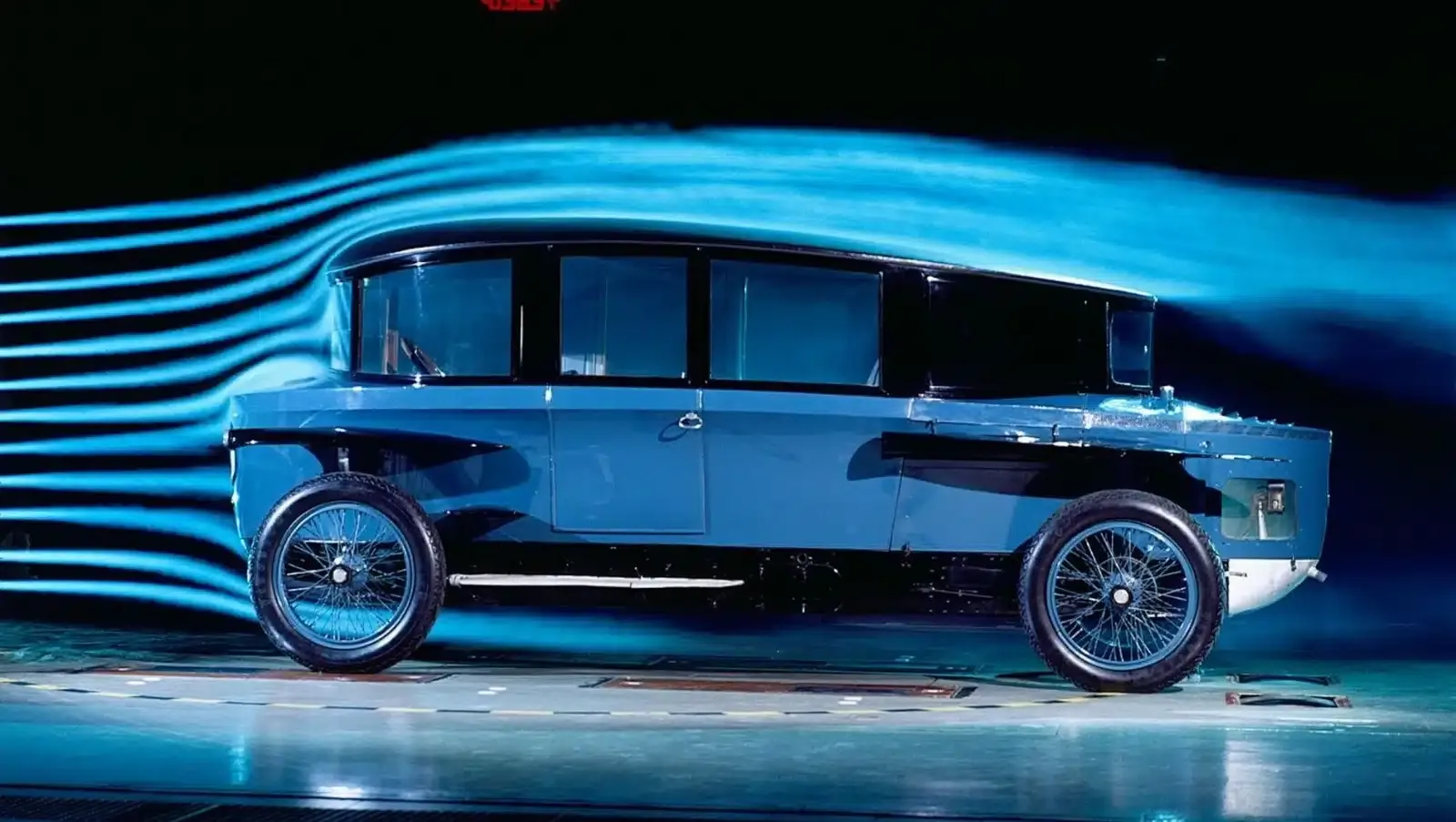 2la rumpler tropfenwagen recupera la forma a goccia ottenendo un cx di 028