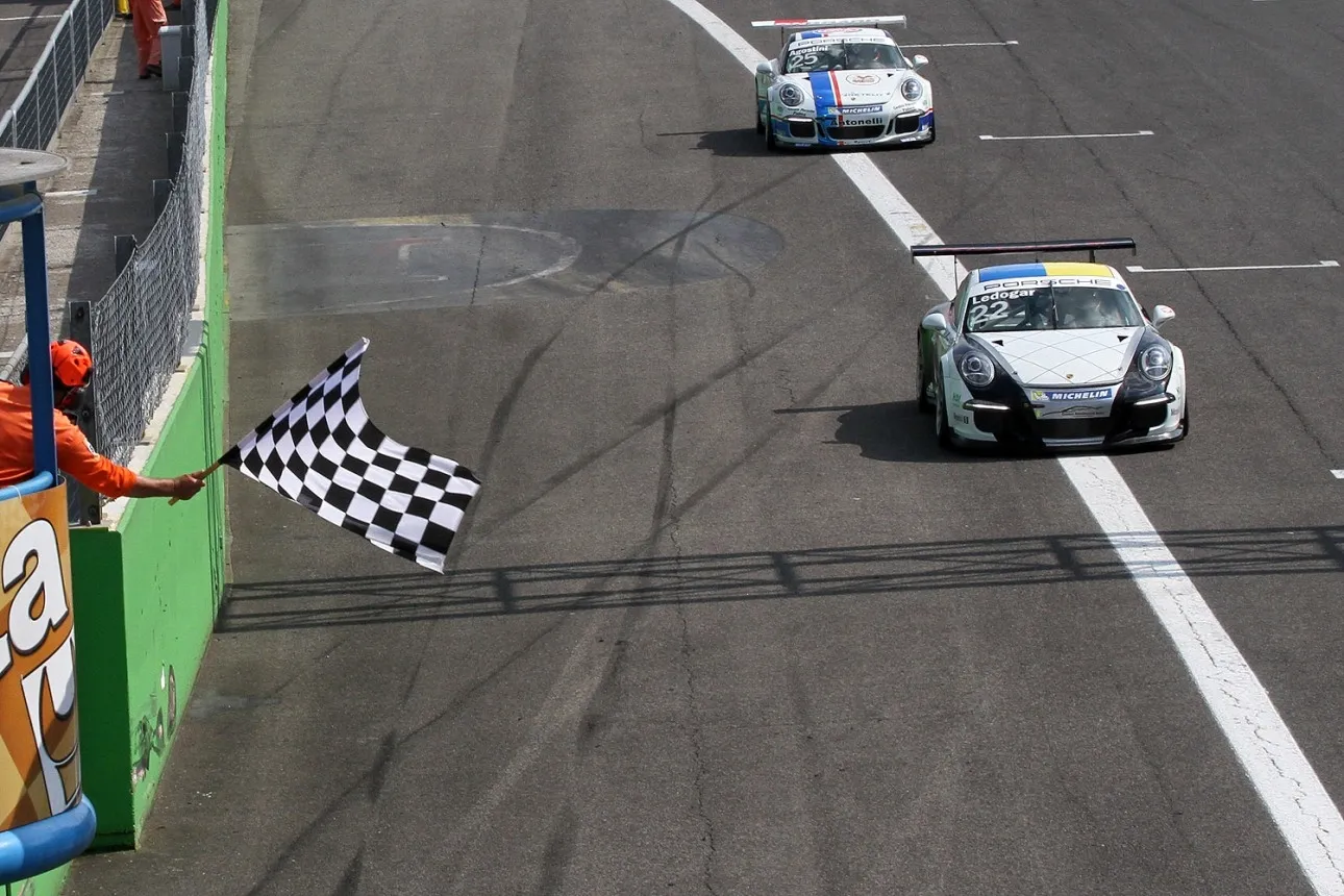 5f51ee33cca43e868bd4773a4fe47f9c