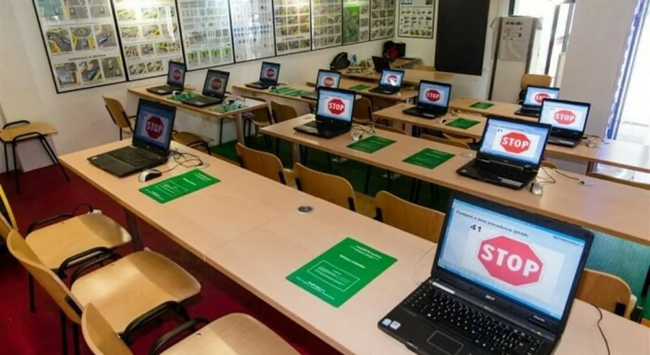 6387741 16140237 aula esame patente 700x394