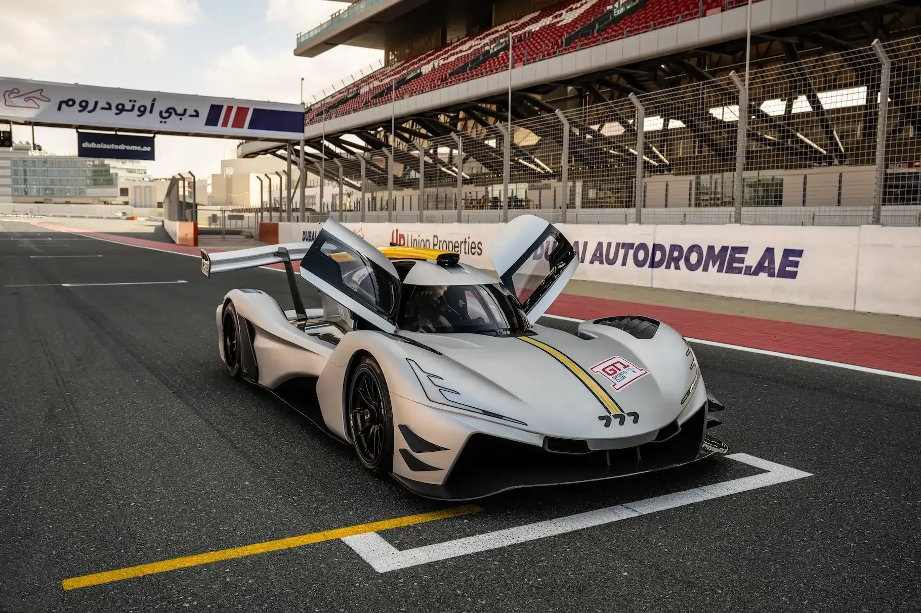 777 hypercar autodromo dubai