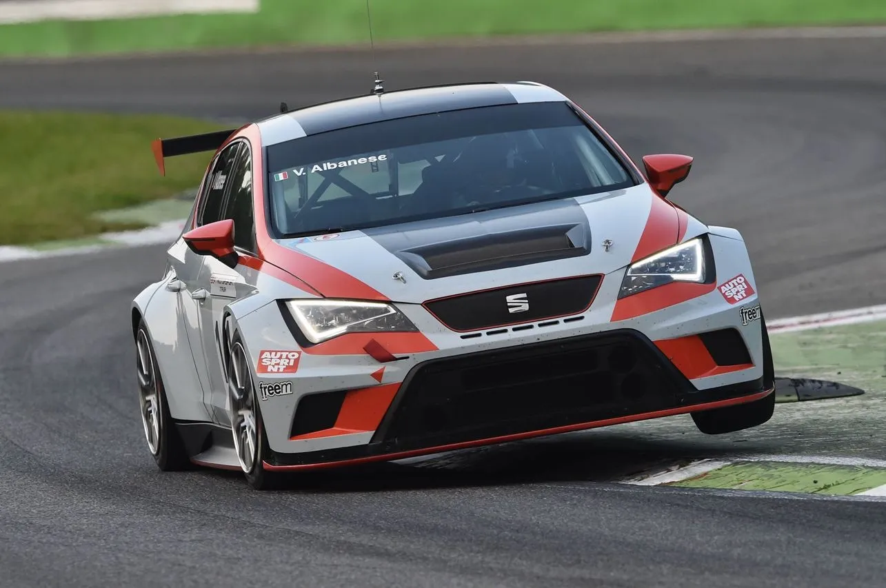 8ee32f4a7dc339e385d15d54d4e3744e