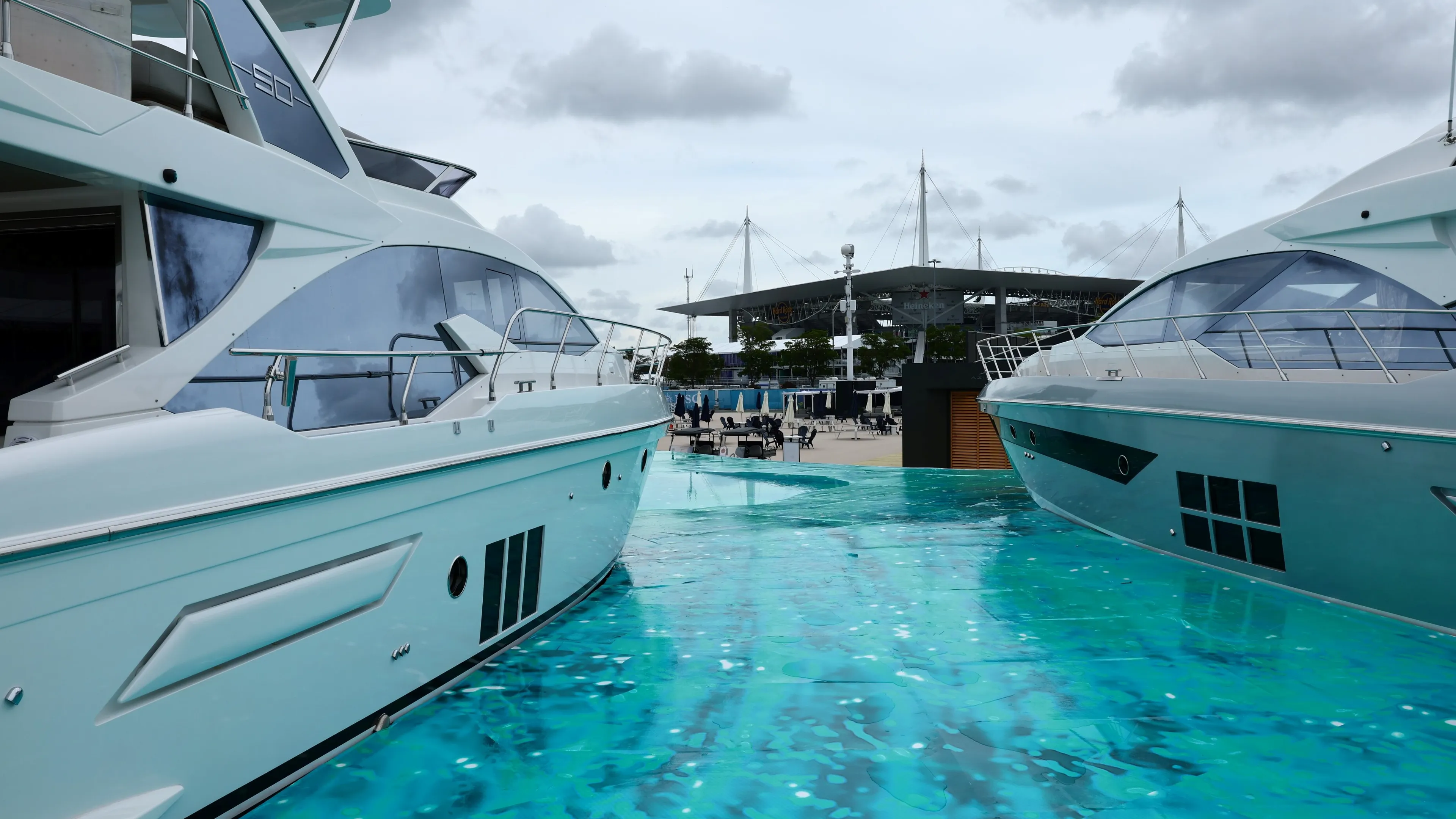 acqua finta circuito miami