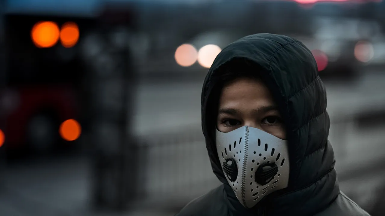 air pollution in the city sx5xng3