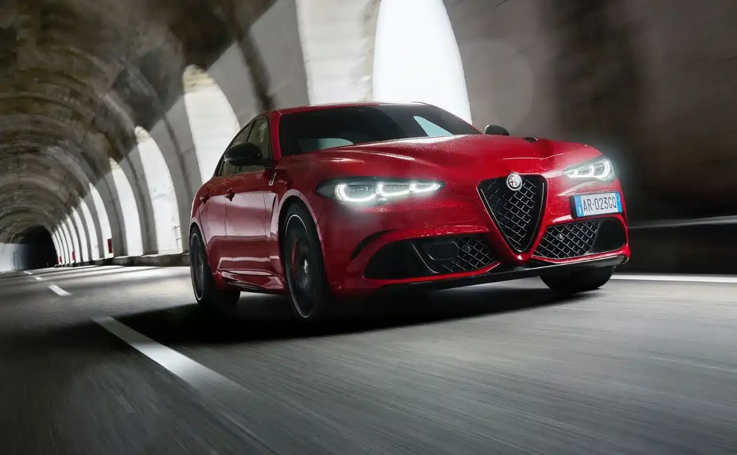 alfa romeo giulia quadrifoglio 2023 4 1