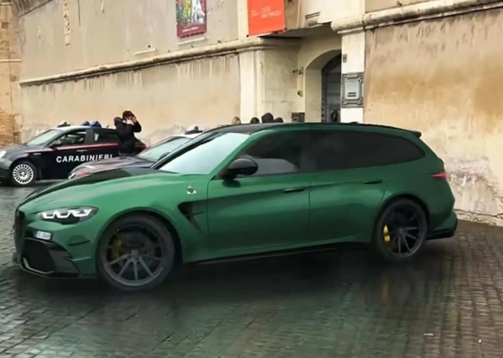 alfa romeo giulia quadrifoglio touring station wagon