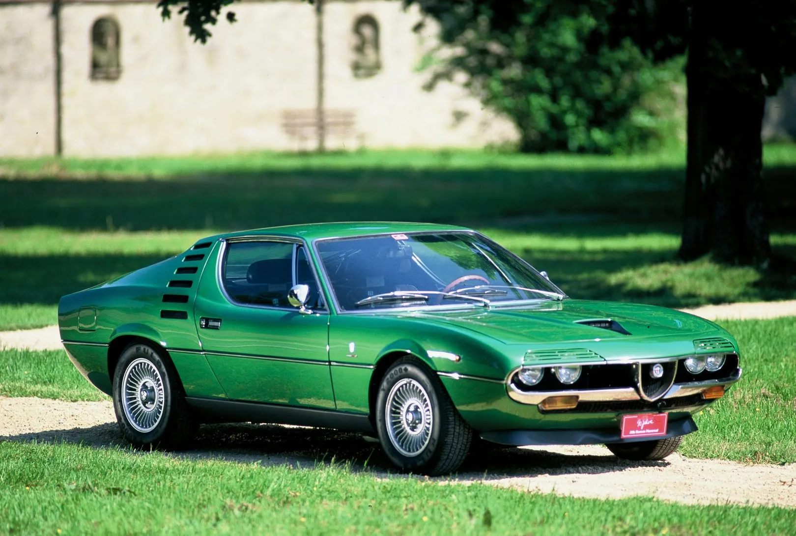 alfa romeo montreal