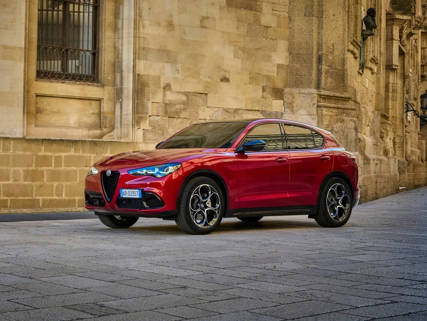 alfa romeo stelvio 2023 18