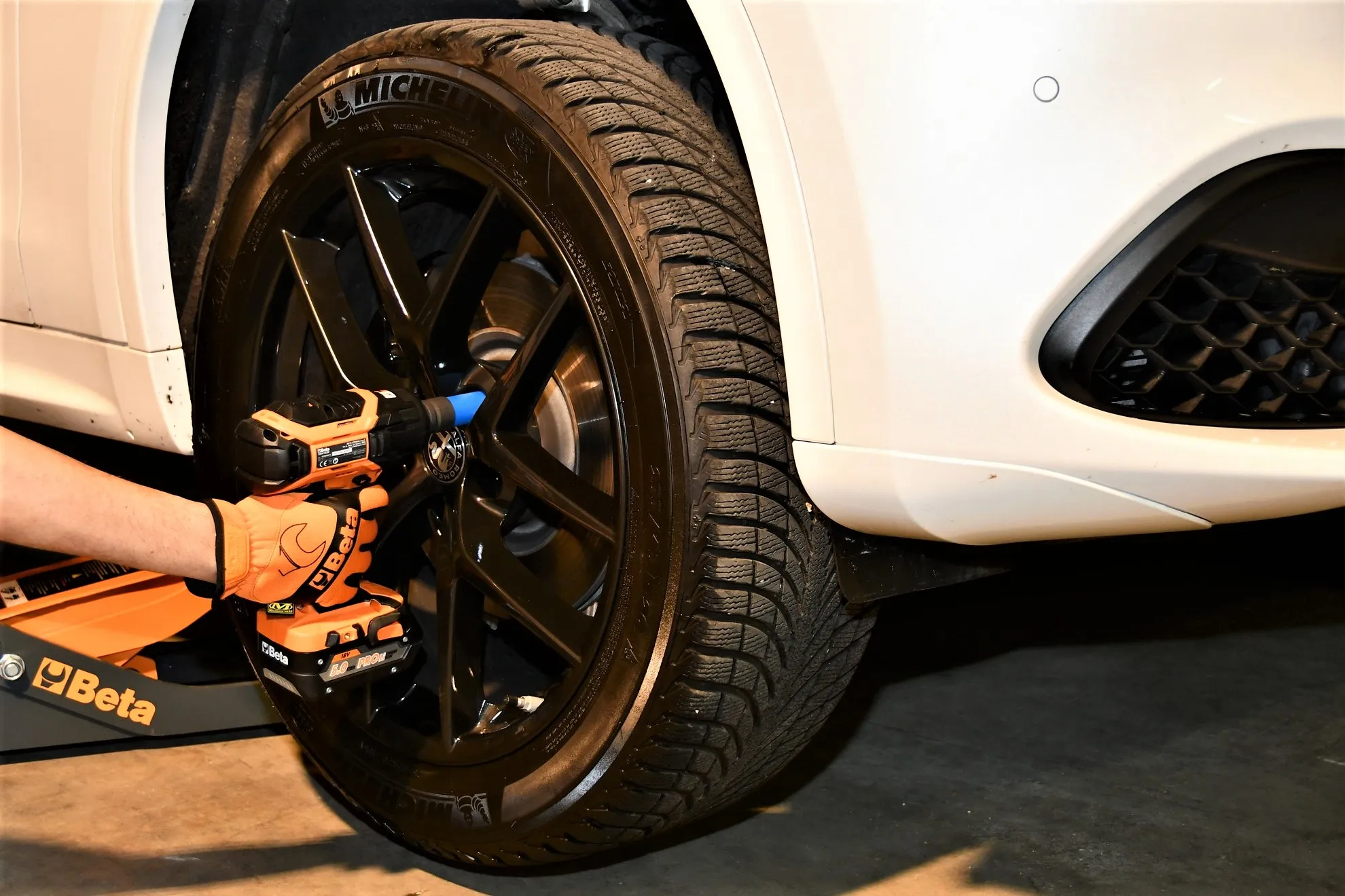 alfa romeo stelvio cambio gomme 020 03