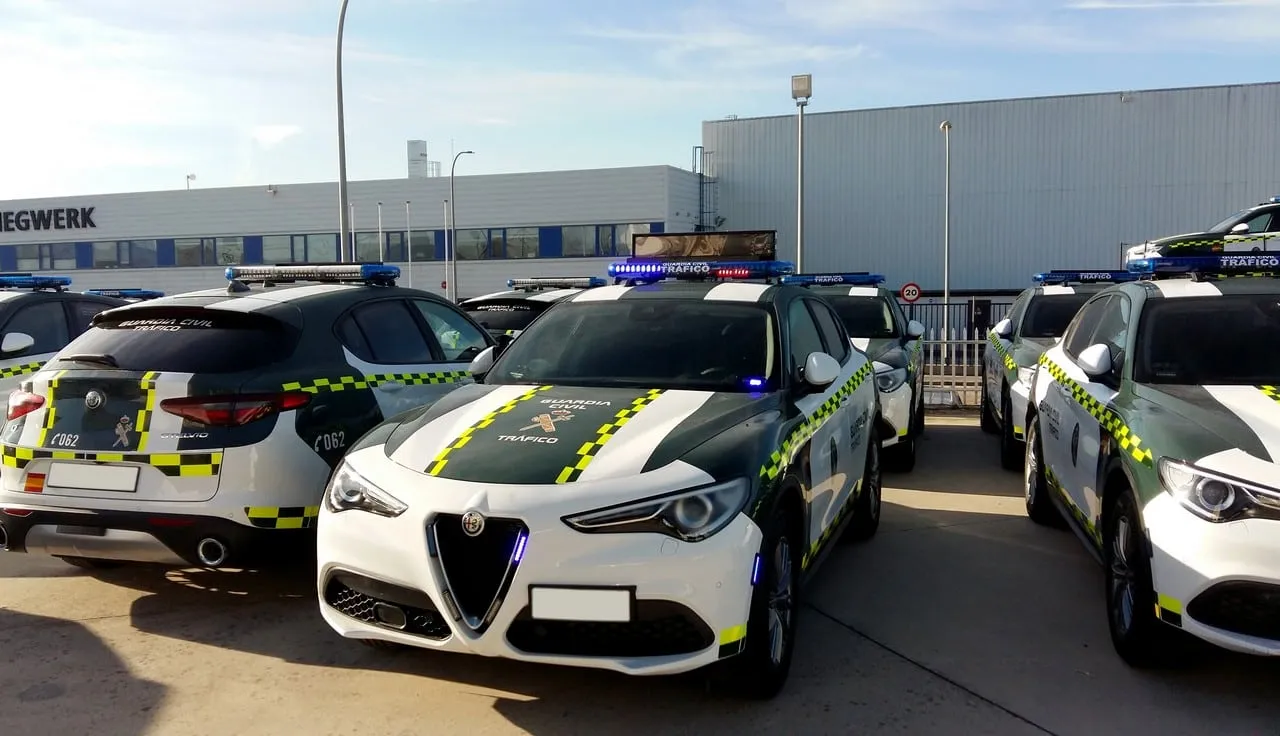 alfa romeo stelvio guardia civil