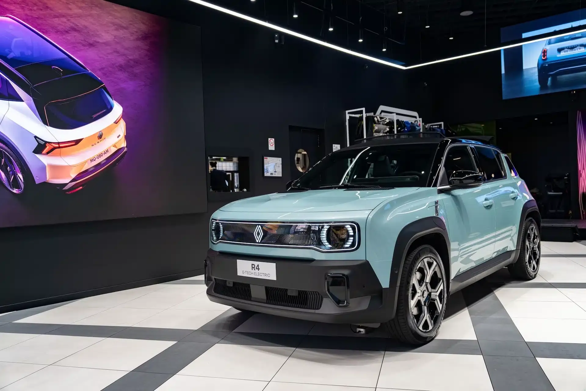 anteprima italiana r4 e tech electric 4