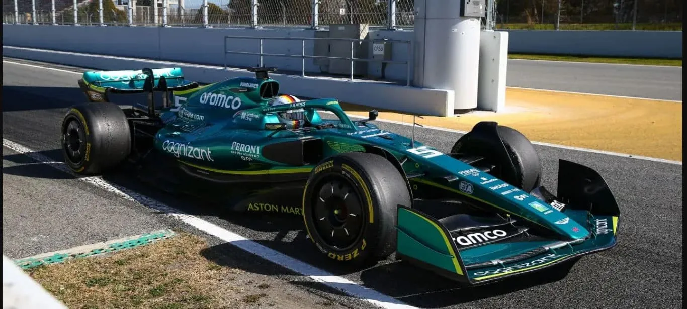 aston martin amr22 1