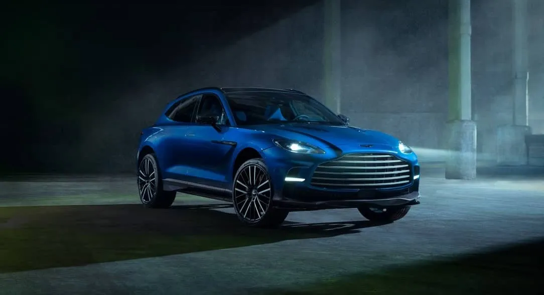 aston martin dbx707 03