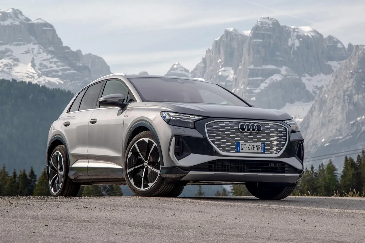 audi q4 e tron 2021 15