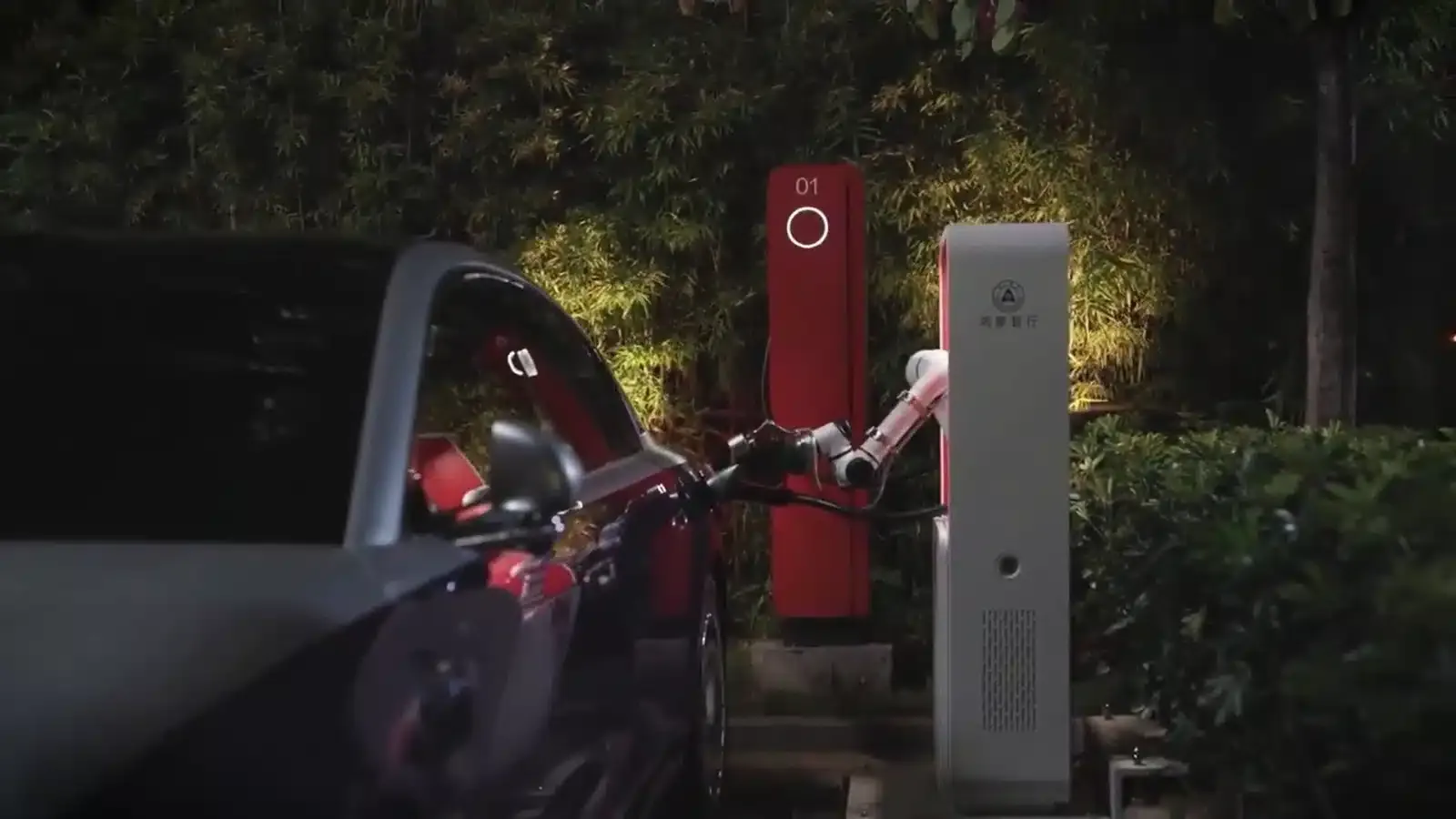 auto elettrica che si ricarica da sola