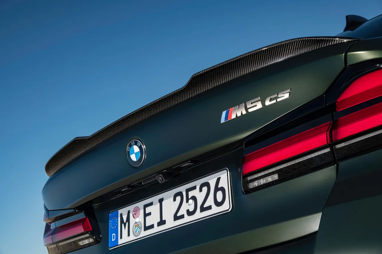 bmw m5 cs 2021 sigla