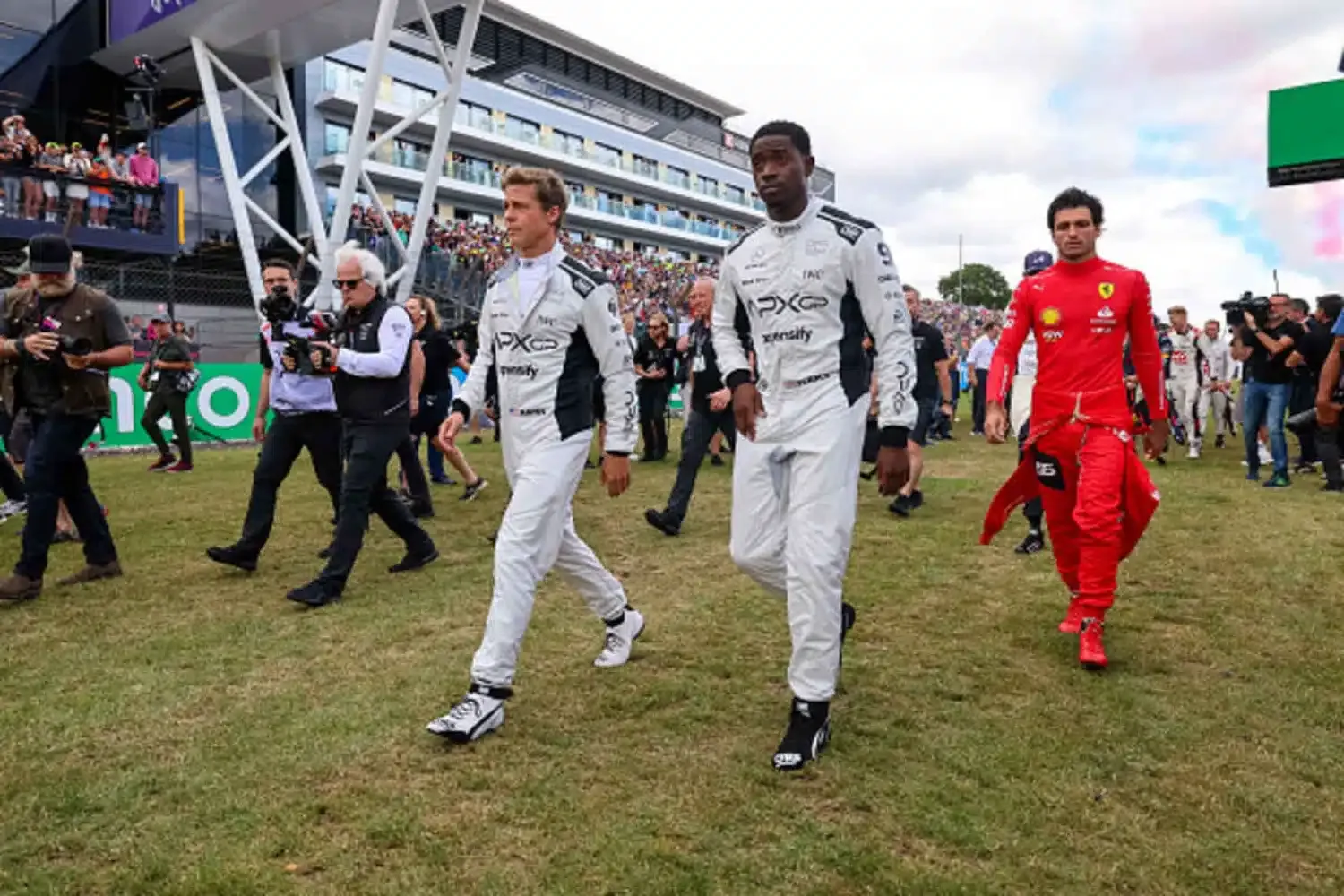 brad pitt e carlos sainz