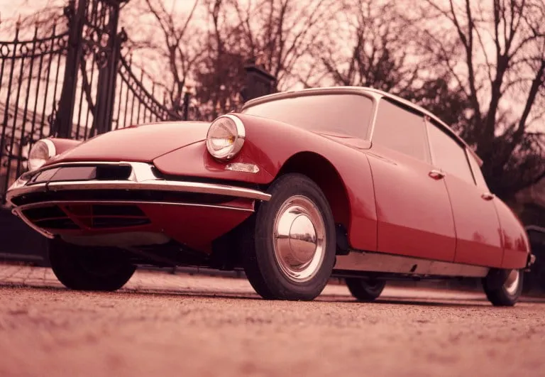 carenatura inferiore di una ds19 del 1960