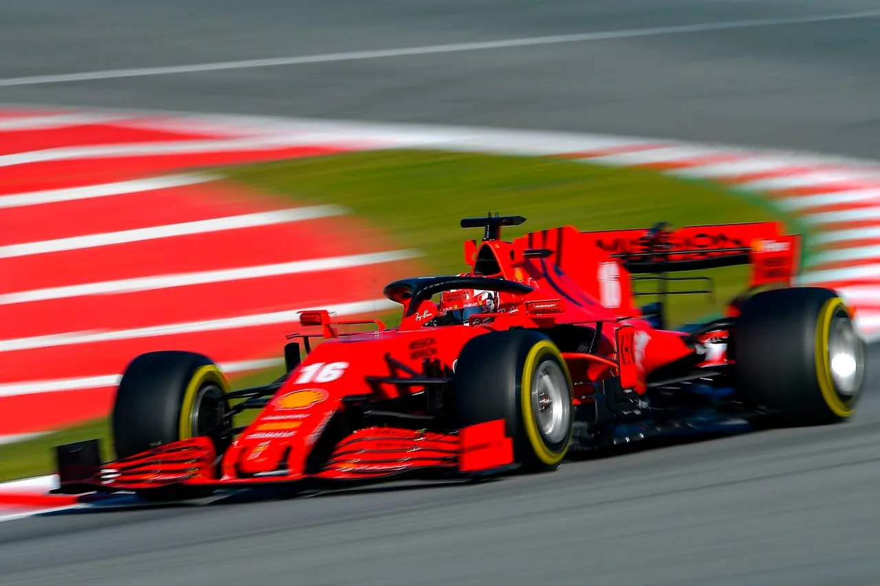 charles leclerc ferrari sf1000 test barcellona