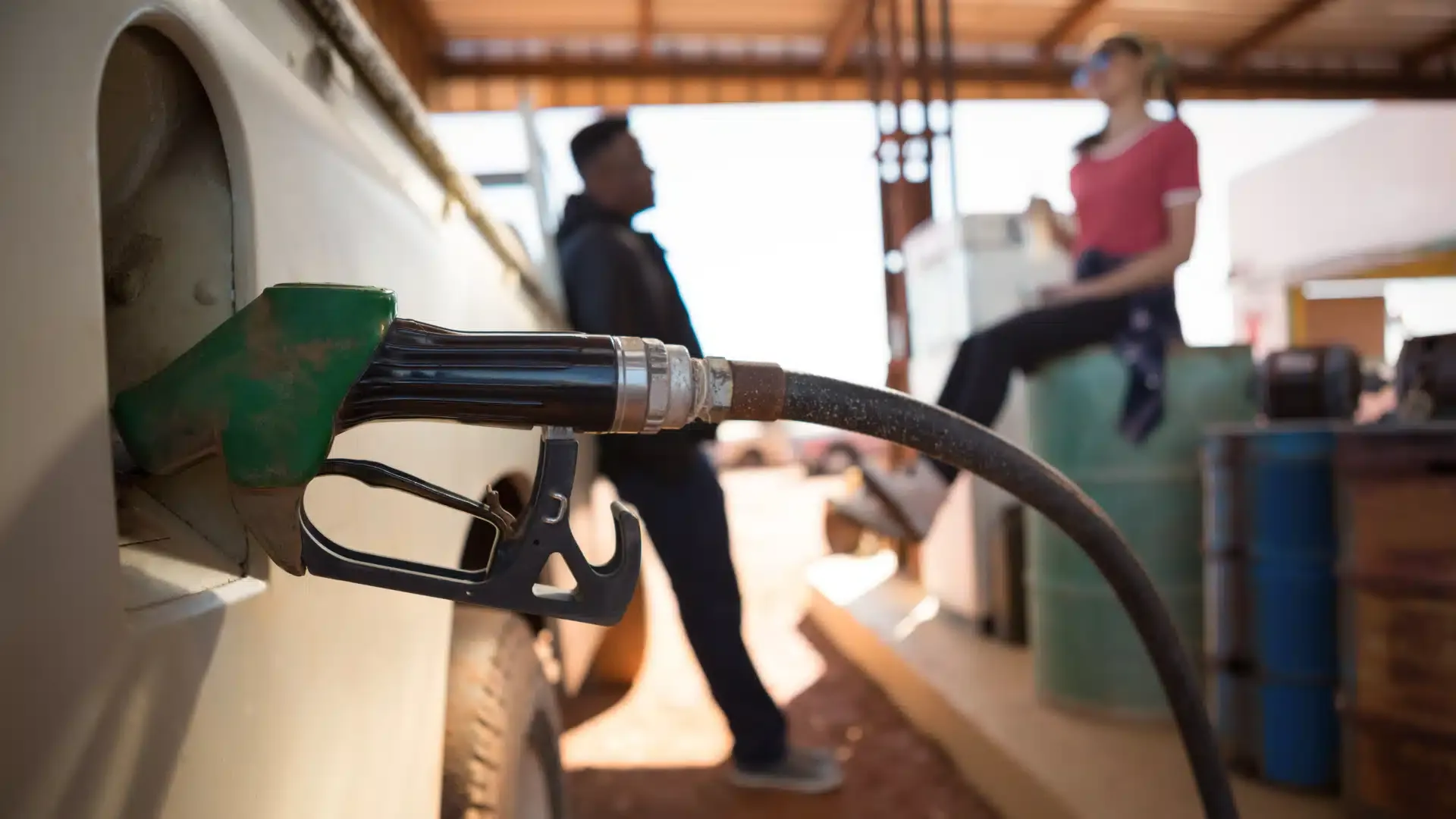 cosa influenza i prezzi dei carburanti accise ecc