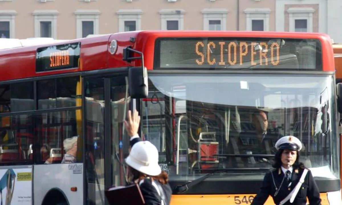 cut1389880312962jpg sciopero 22 aprile 2022 torino orari treni metro bus fasce garantite