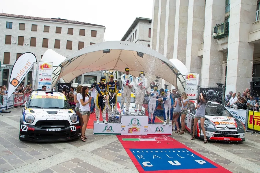 d2ba94f3222b824cf3568813b993f00a