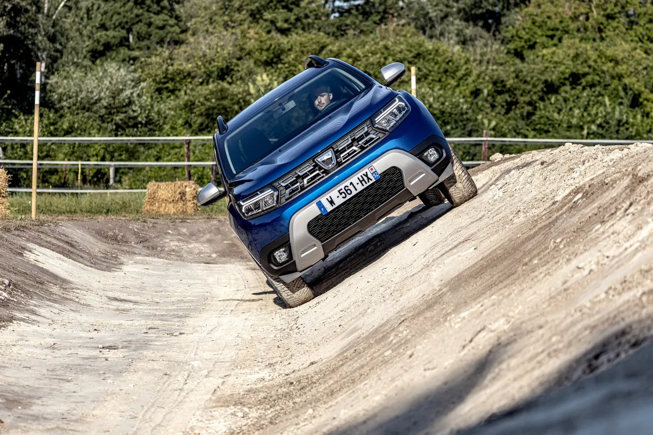 dacia duster 100 eco g 02
