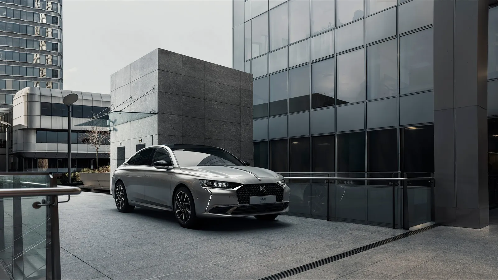 ds 9 e tense anteriore