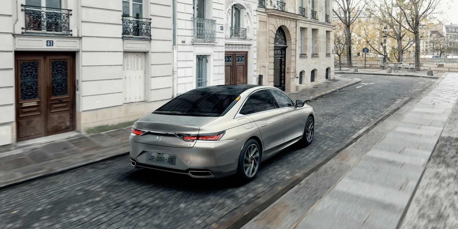 ds 9 e tense posteriore