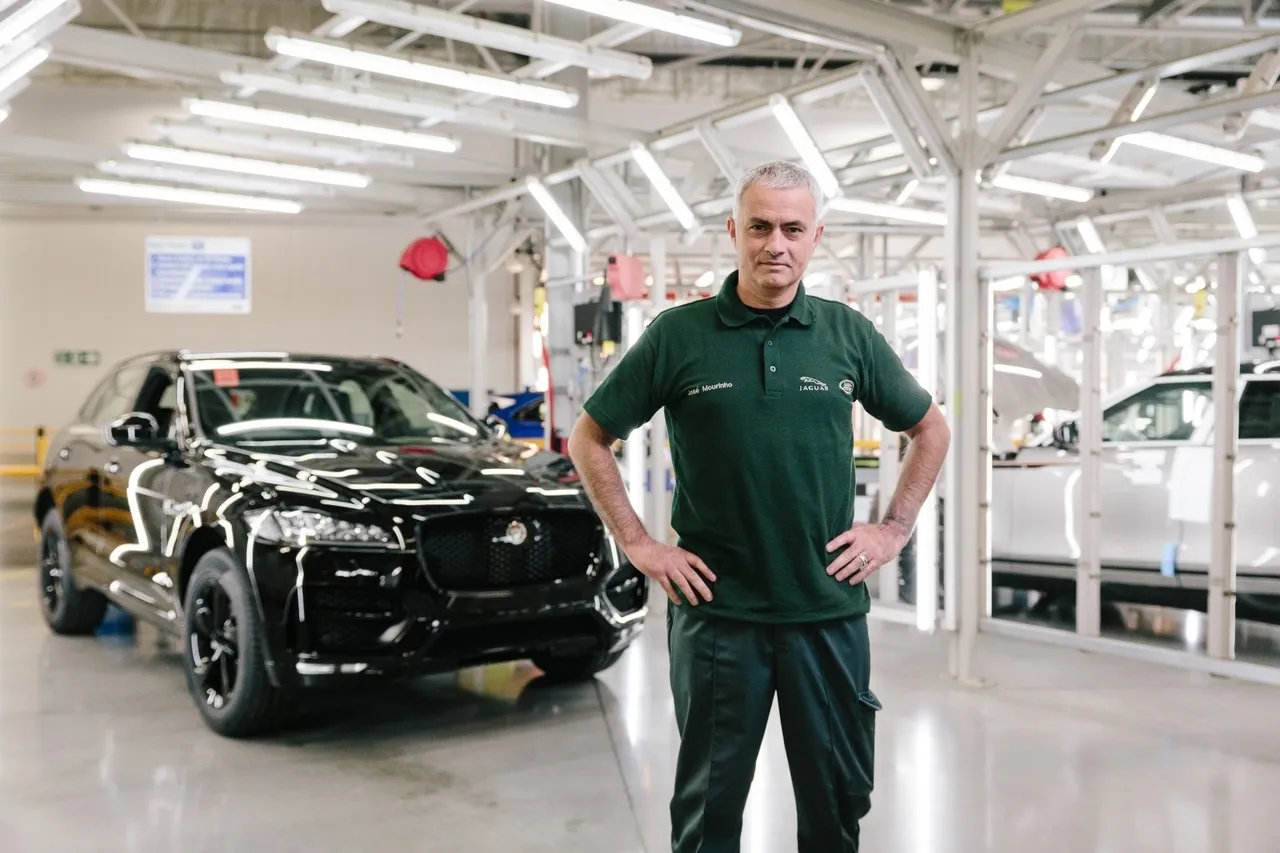 f pace mourinho surprisevisit