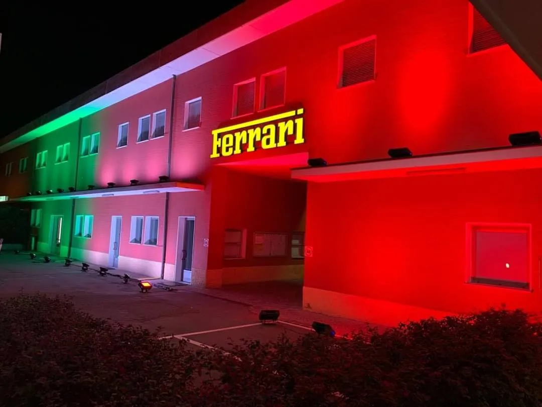 ferrari bandiera italiana
