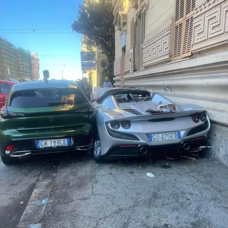 ferrari f8 e peugeot 308