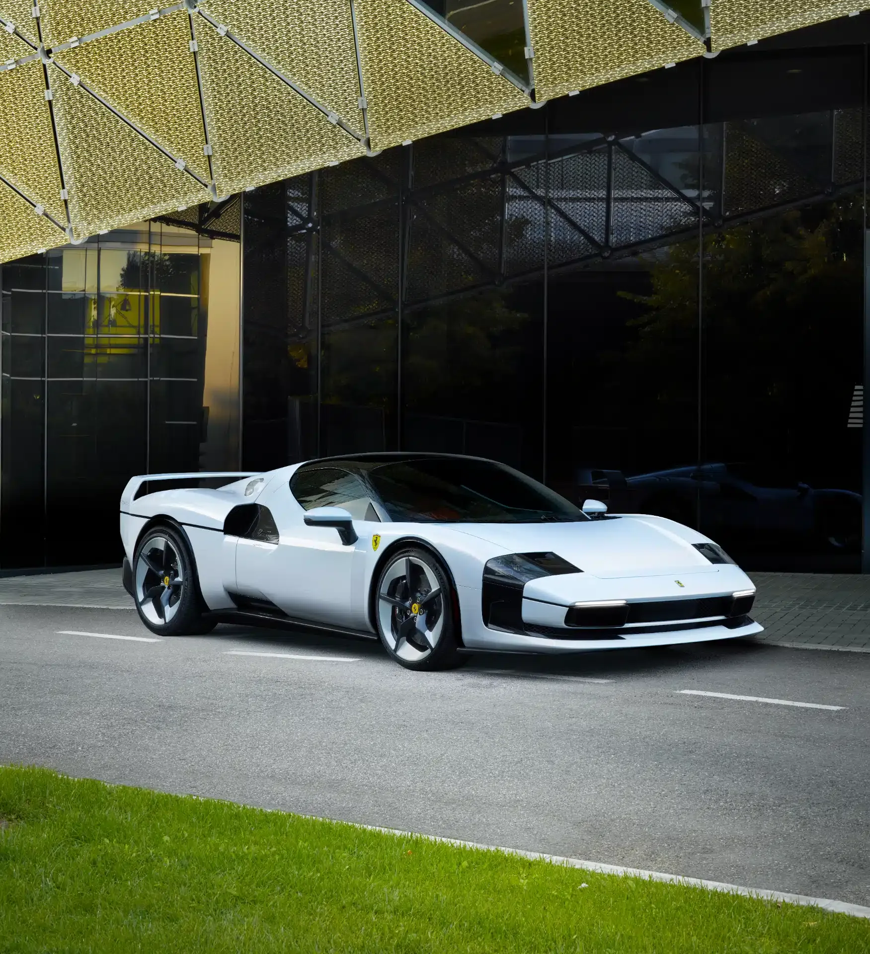 ferrari sc40 ext 3 be497ce2 580c 4f03 9625 dfc6a14b786f