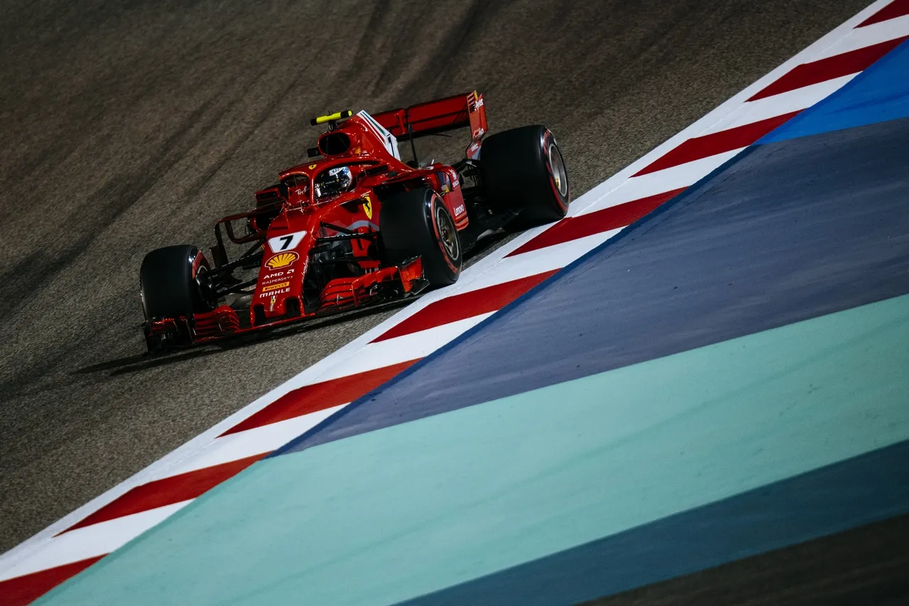 ferrari sf71h 2018 bahrain gp raikkonen practice 2