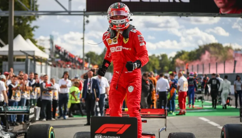 ferrari undersuit del campionato 2019 indossata e firmata da leclerc