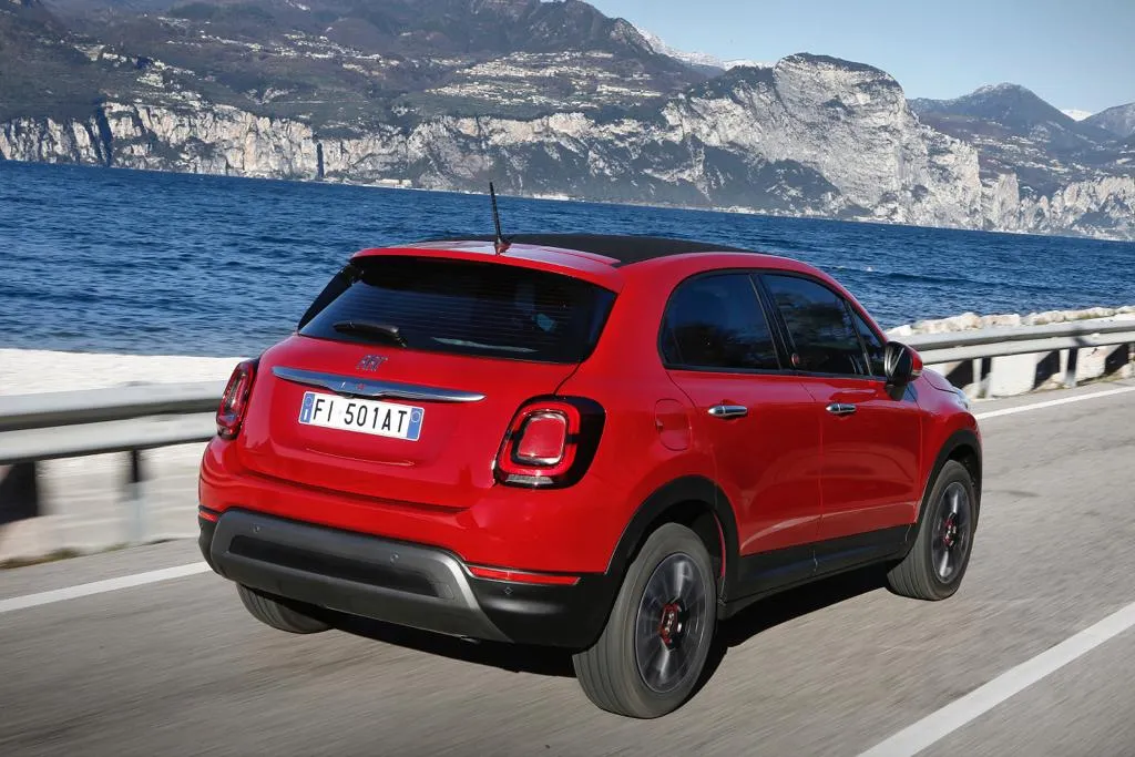 fiat 500x red rear