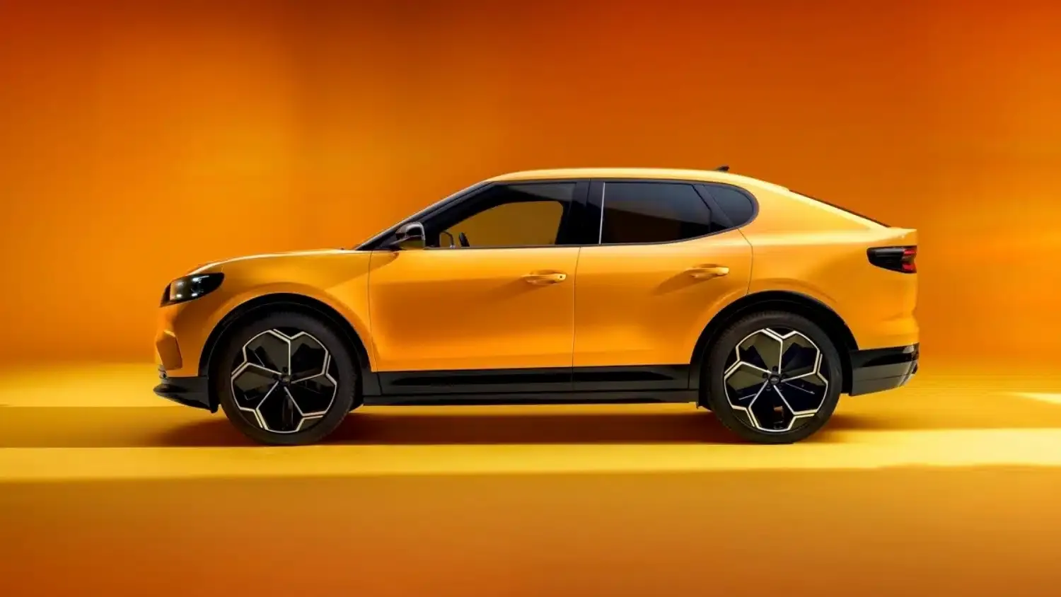 ford capri 2024 dimensioni