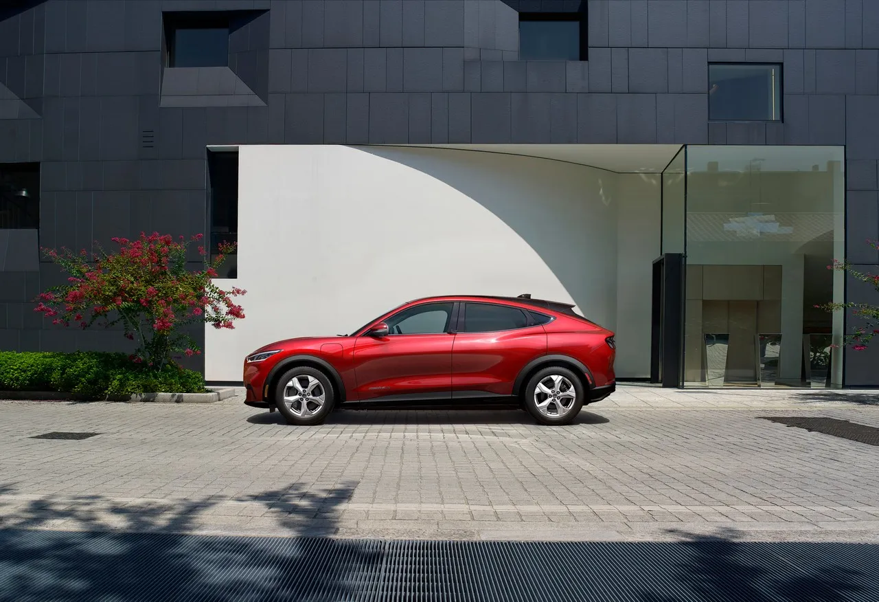 ford mustang mach e 02