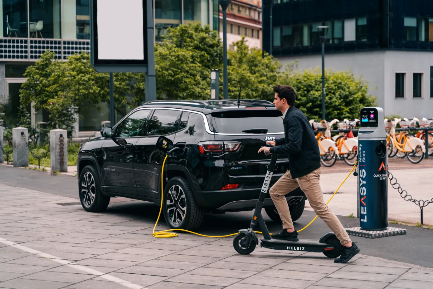 foto 1 leasys e helbiz insieme per un progetto di mobilita