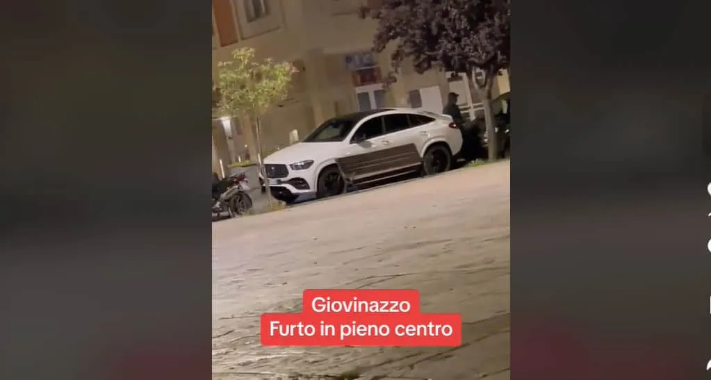 giovinazzo bari mercedes video furto
