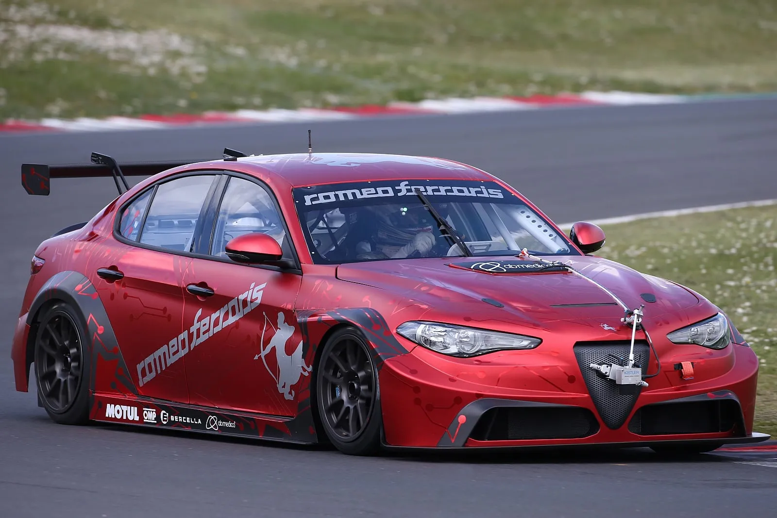 giulia etcr on track