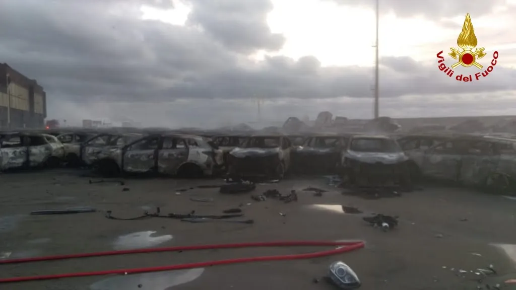 incendio al porto di savona