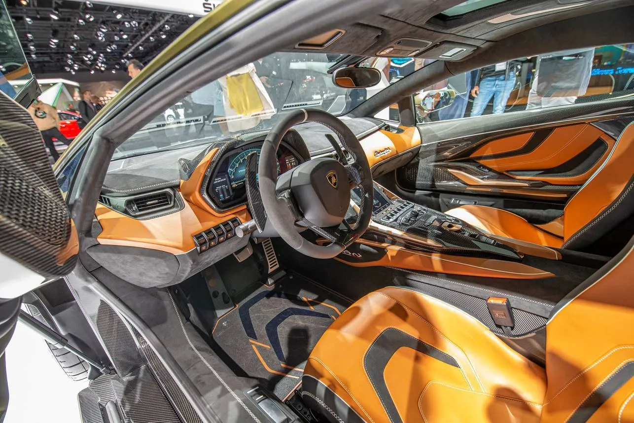 interni lamborghini sian