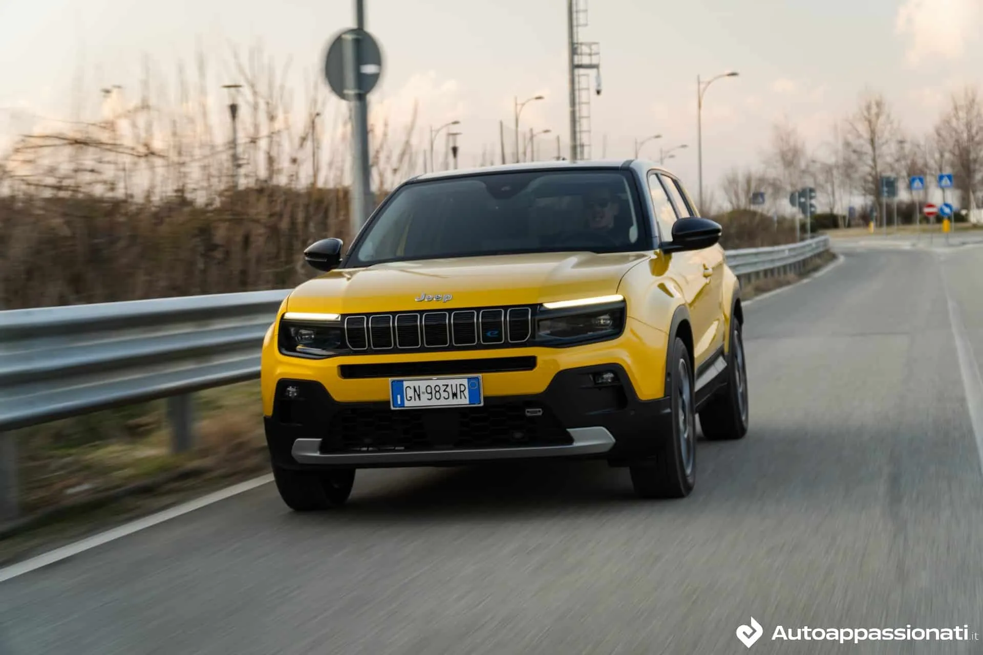 jeep avenger elettrica 2024 30