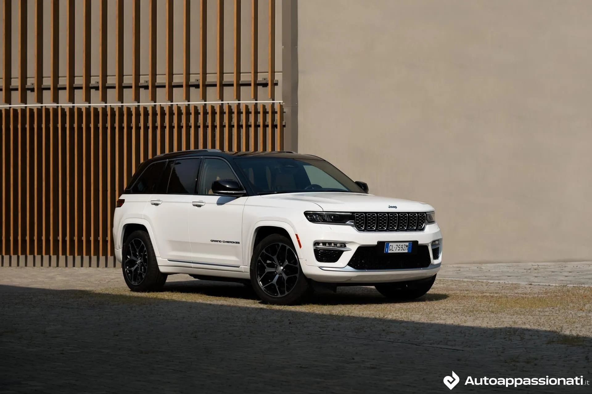 jeep grand cherokee 4xe 04