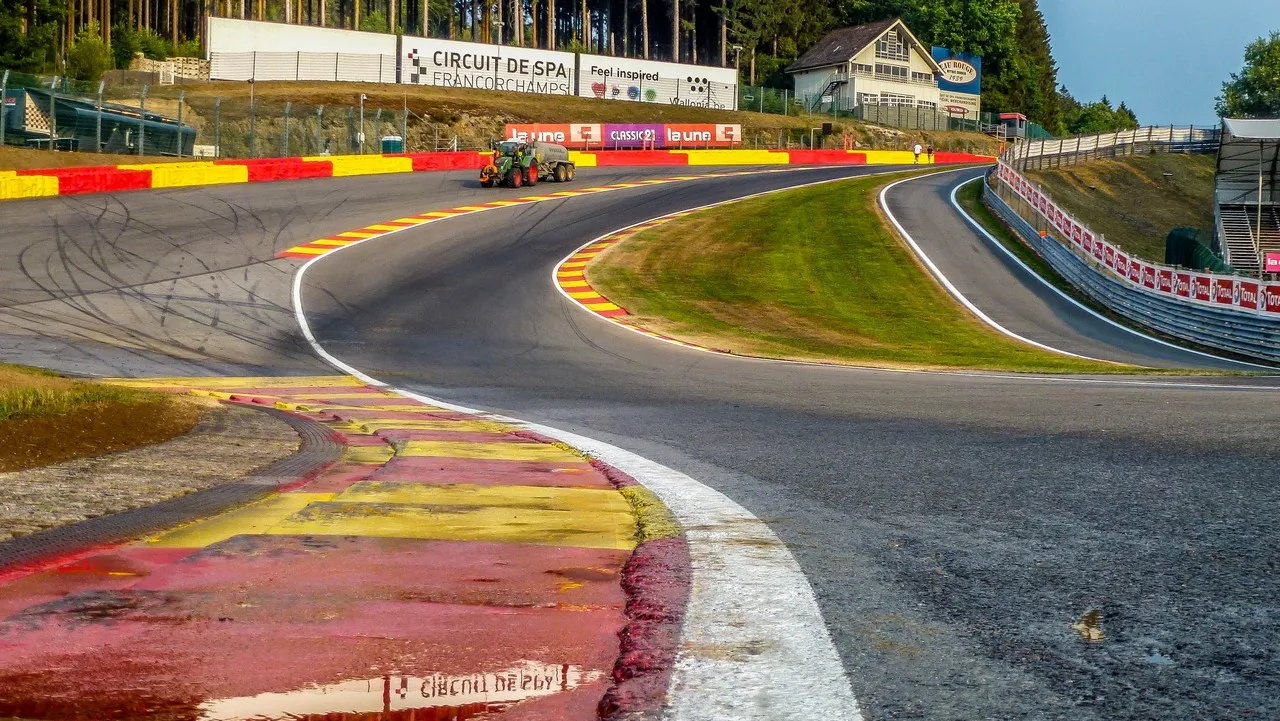 kurve eau rouge raidillon