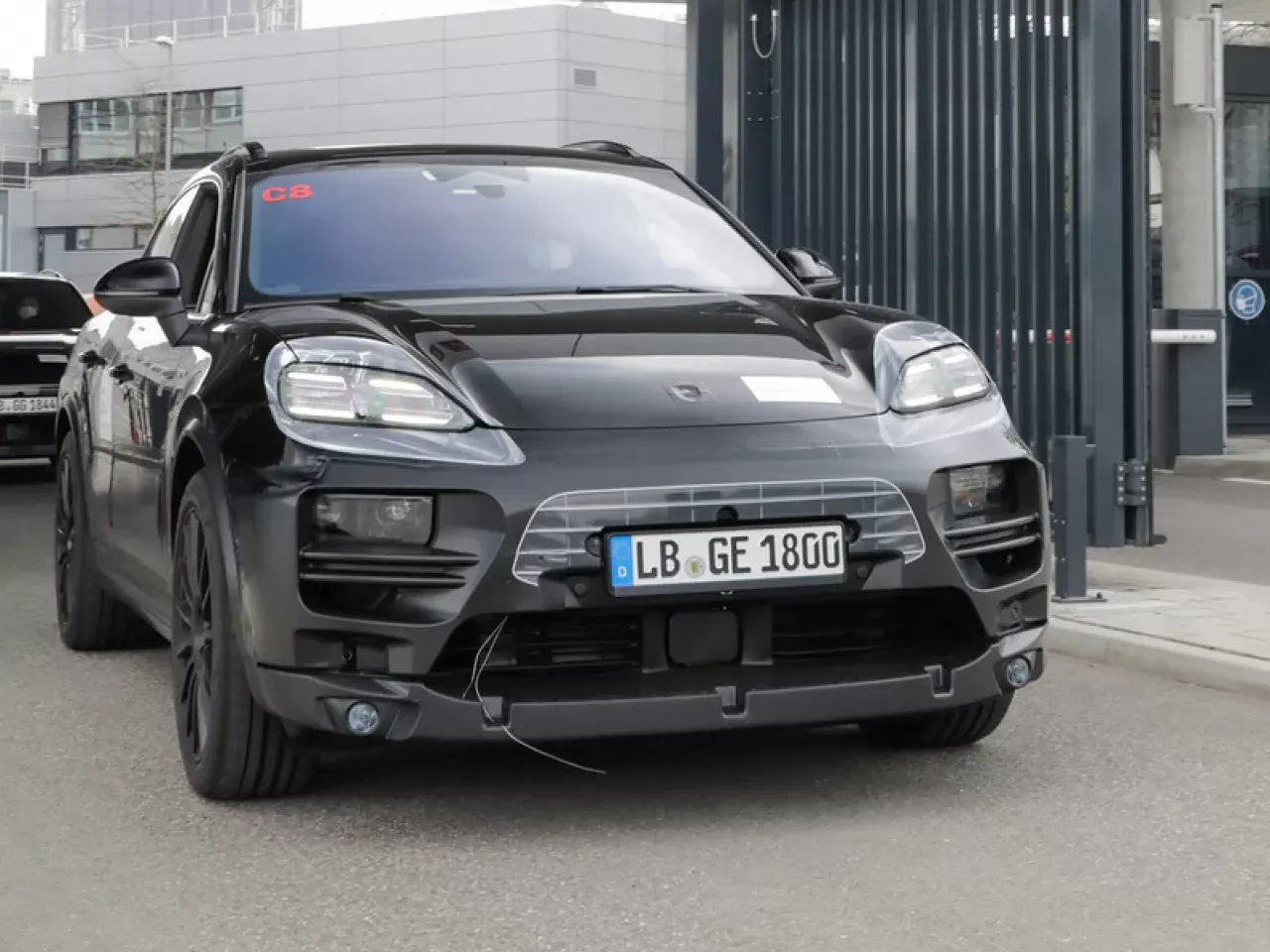 la porsche macan elettrica arrivando prime informazioni v6 516337 1280x960 1