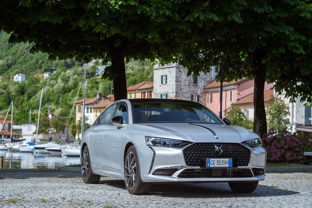 la storia ds automobiles continua ad ispirare il futuro 4