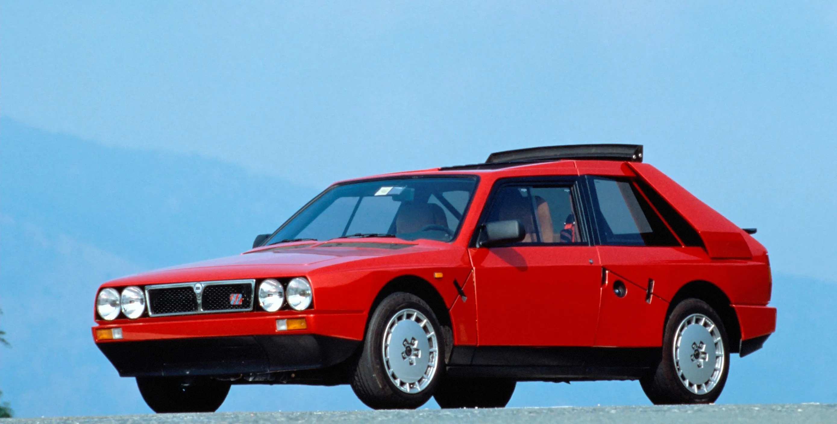 lancia delta s4 stradale 45