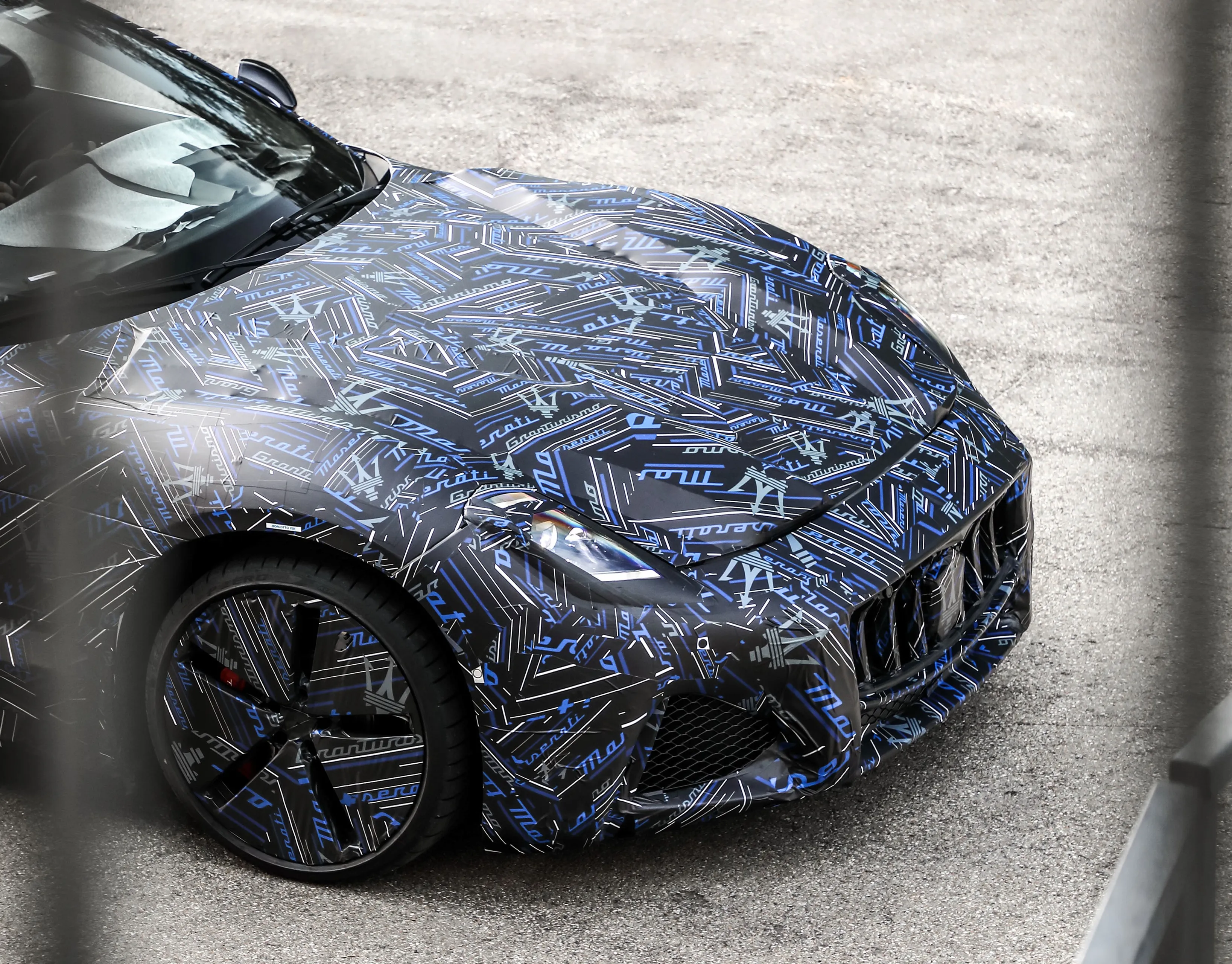 large 18133 leprimeimmaginirubatedelprototipodellanuovamaseratigranturismo