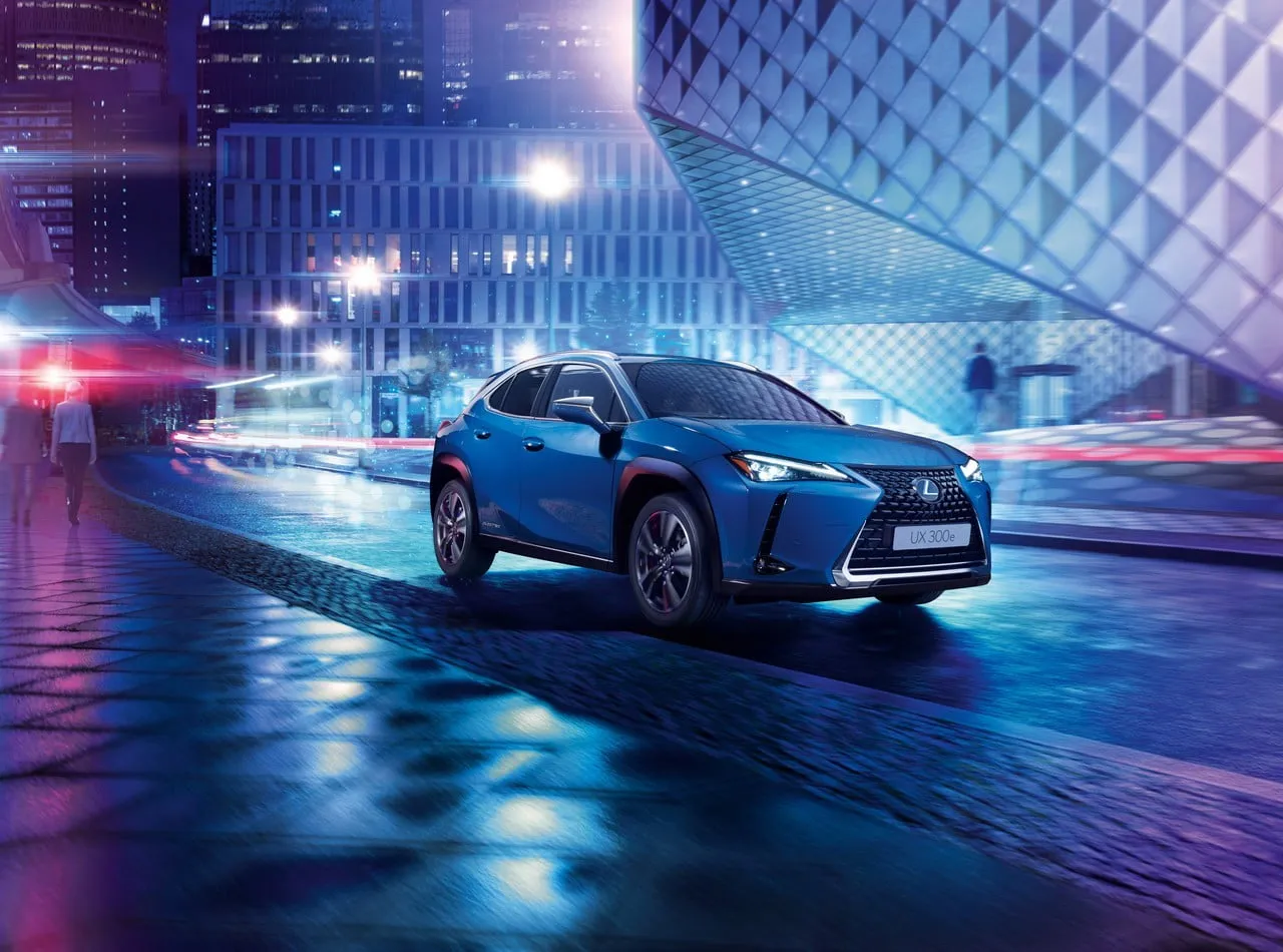 lexus ux 300e 10